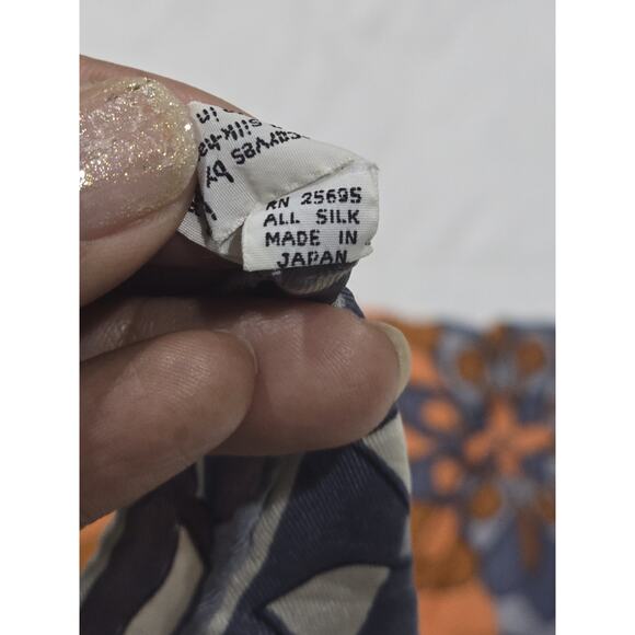 Vintage Vera Neumann Signed 42x15 Hand Rolled Scarf Made in Japan Orange Floral - Picture 6 of 8